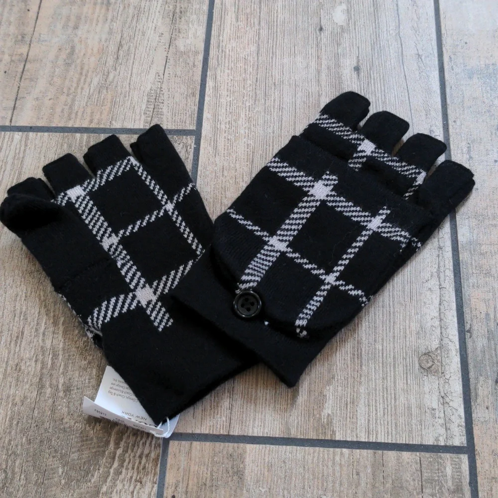 NEW Coach Black and White Plaid Mittens Gloves and Matching Scarf Set